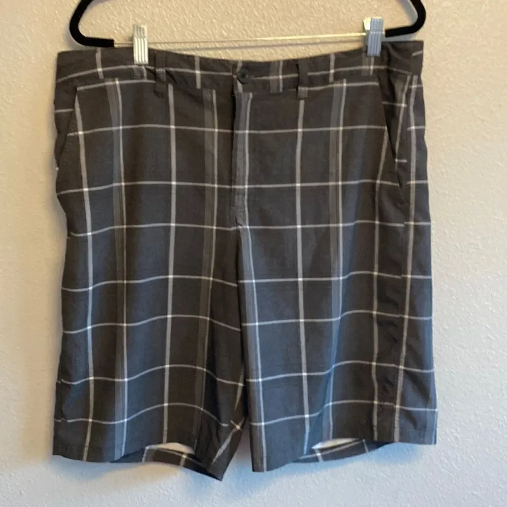 Elysian- men’s plaid board shorts- Size 36